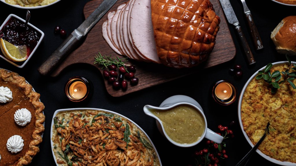 Picture of a thanksgiving meal on a table.